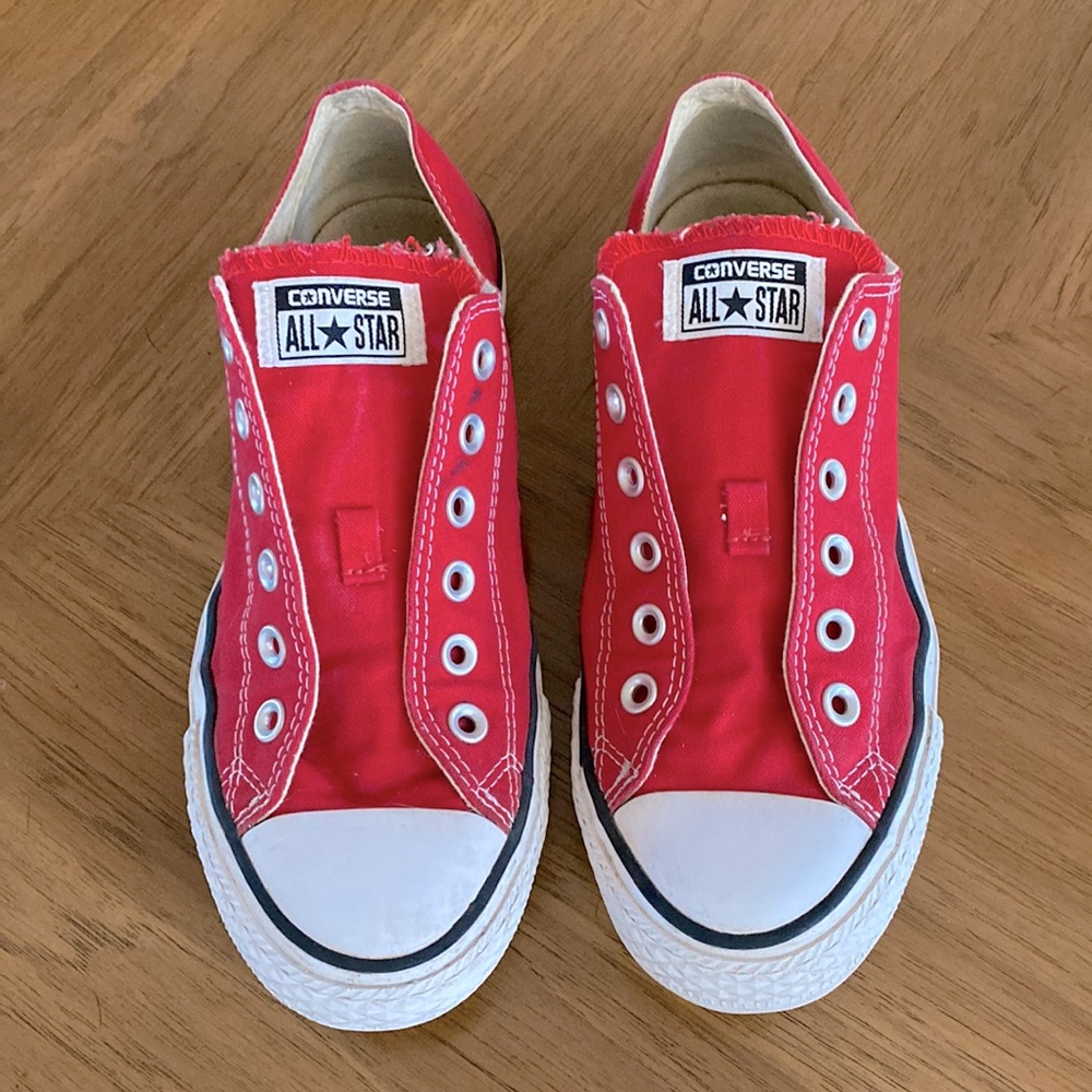 CONVERSE CHUCK TAYLOR LOW TOP SNEAKERS